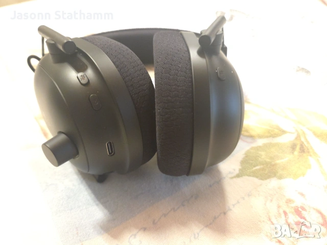 Безжични слушалки Razer Blackshark v2 pro (2023), снимка 4 - Слушалки за компютър - 54969597