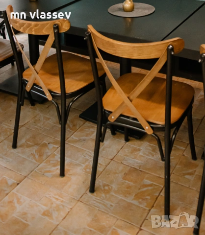 Столове в отлично състояние