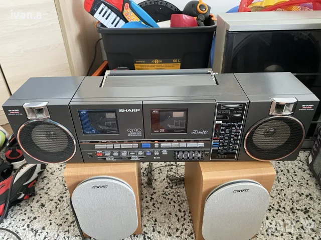 Касетофон Sharp QT-90, снимка 2 - Радиокасетофони, транзистори - 55413864