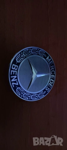 Емблема от Mercedes-Benz