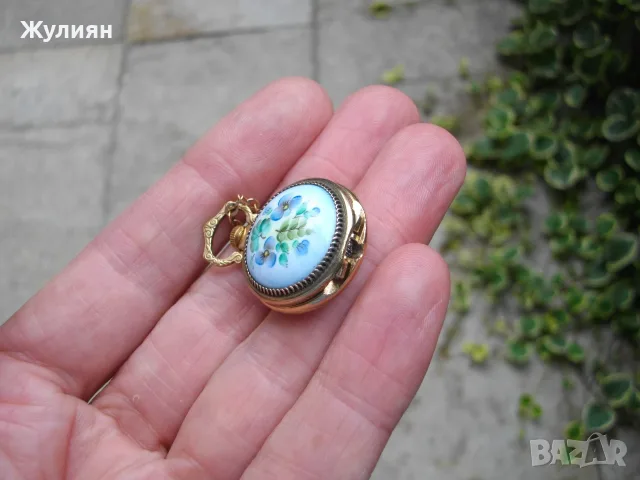  ПОЗЛАТЕН ДАМСКИ ДЖОБЕН ЧАСОВНИК ЧАЙКА МЕДАЛЬОН ПОРЦЕЛАН РУБИН , снимка 7 - Антикварни и старинни предмети - 54719446