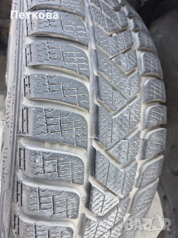 Гуми зимни Pirelli Sottozero Run Flat, снимка 3 - Гуми и джанти - 55262381
