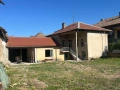 Продавам дворно място с къща, снимка 2