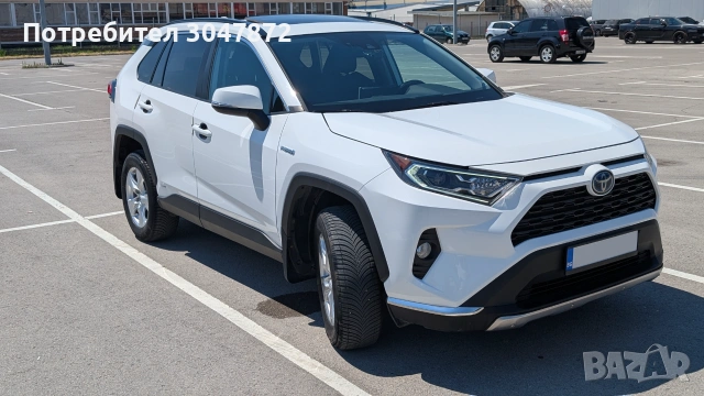 Toyota RAV4 Hybrid 2.5 AWD (4x4) XLE eCVT Видеорегистратор 12' Мултимедия, снимка 4 - Автомобили и джипове - 55079563