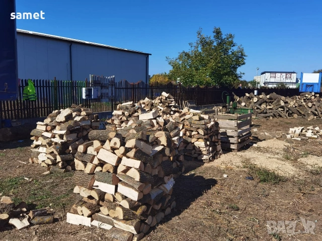 Кубирани нацепени дърва за огрев 