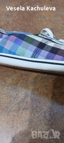 Продавам дамски, платнени, ниски сникърси VANS ,номер 38, снимка 2 - Кецове - 55264004