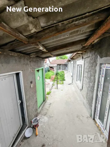 Къща в Центъра на гр.Силистра, на 100м от Дунавската градина, с нов покрив и дограма, 9 стаи, снимка 5 - Къщи - 55515855