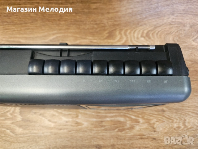 Ретро радиоприемник Grundig Concert Boy 235 – Немско качество и мощен звук, снимка 8 - Радиокасетофони, транзистори - 54589883