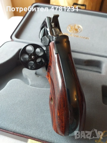 Продавам револвер Смит и Уесън модел "Лейди Смит", снимка 3 - Бойно оръжие - 54016376