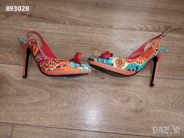 Дамски оригинални обувки Casadei 