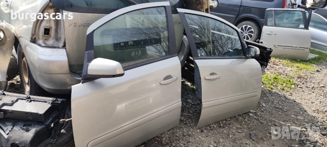 Врата предна задна лява дясна Opel Zafira B