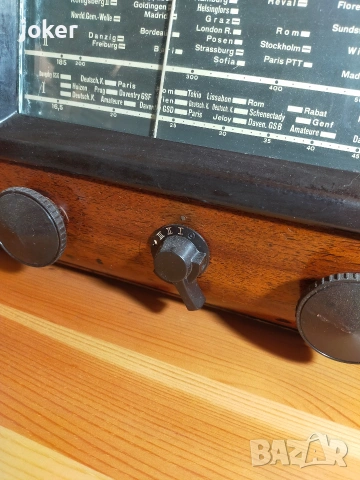 Стара радио , снимка 2 - Антикварни и старинни предмети - 54012282