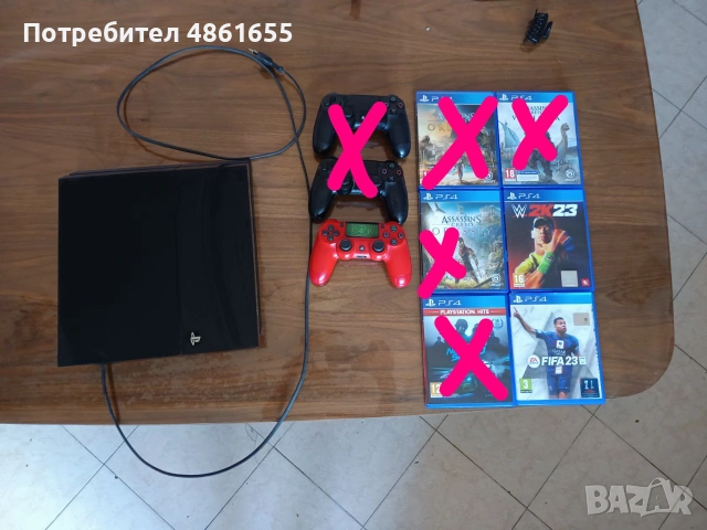 Продавам ps4 с един джойстик и две игри 