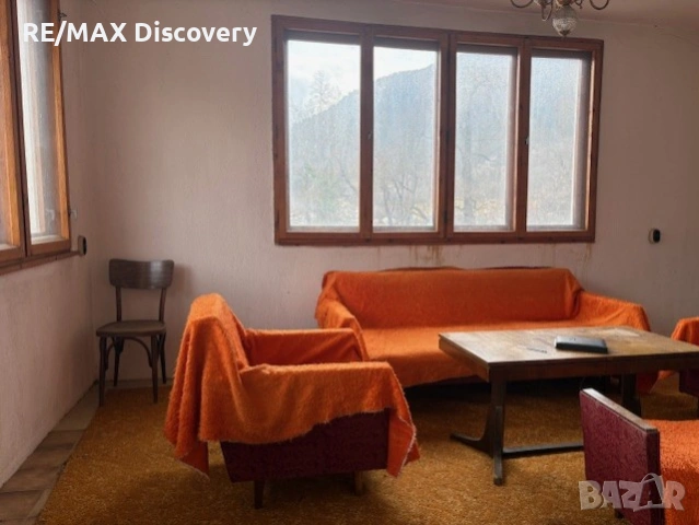 Топ имот в тих квартал в градска среда, снимка 5 - Къщи - 54108425