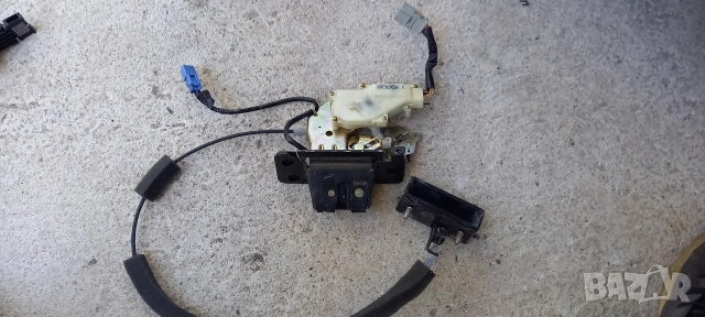 Брава заден капак Honda Civic VII, снимка 2 - Части - 54990637