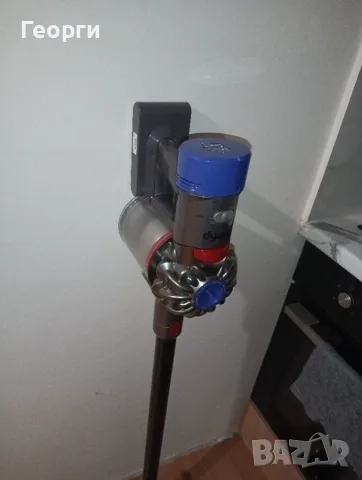 Отлична безжична Dyson V8 прахосмукачка с нова батерия и аксесоари, снимка 2 - Прахосмукачки - 55414261