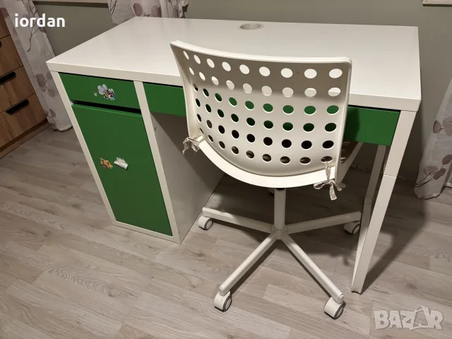 детско бюро-стол/Екеа-50€, снимка 3 - Мебели за детската стая - 55685389