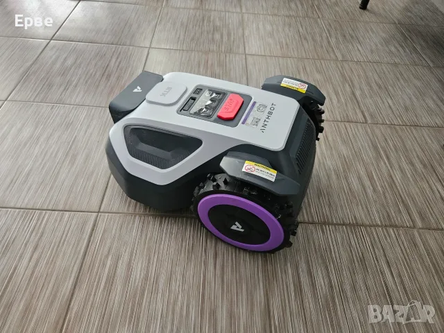 Продавам робот косачка ANTHBOT M9 (без периметърен кабел) – Като нов!