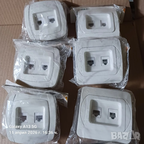 Информационна розетка за стена