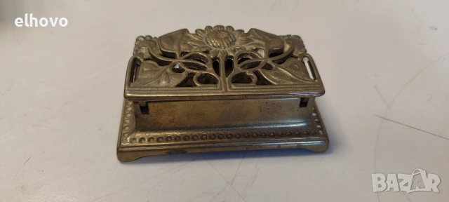 Бронзова кутийка за бижута, снимка 2 - Антикварни и старинни предмети - 54328589