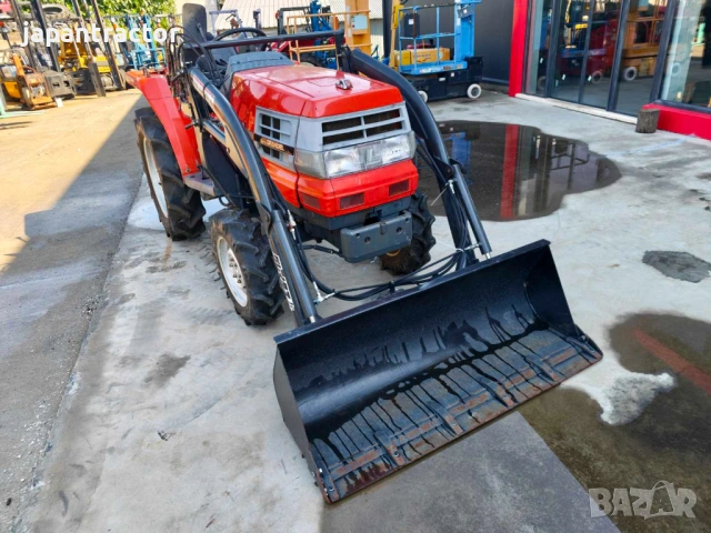 Трактор Kubota ТОВАРАЧ ОРИГИНАЛЕН, снимка 3 - Селскостопанска техника - 54772478