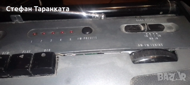 радио касетофон работи си на радио , снимка 4 - Радиокасетофони, транзистори - 54732707