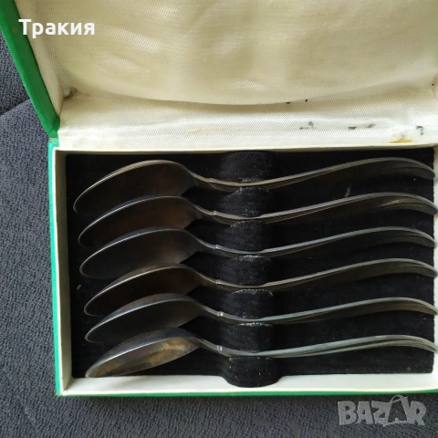 Стари посребрени лъжички с кутия, снимка 2 - Антикварни и старинни предмети - 55000338