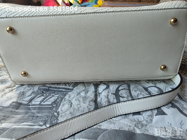 Дамска чанта, снимка 6 - Чанти - 54333760