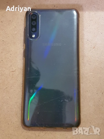 Samsung Galaxy A70 като нов+бързо зареждащо зарядно, снимка 2 - Samsung - 54676240
