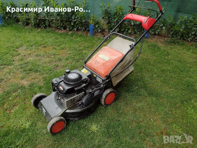 Бензинова самоходна косачка с кош