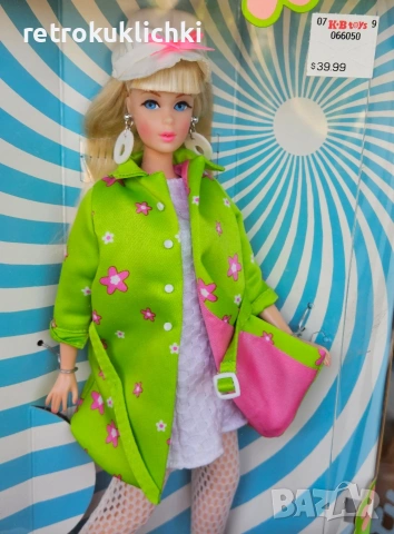Колекционерска кукла Барби Far Out Barbie 1999, снимка 6 - Колекции - 55232654