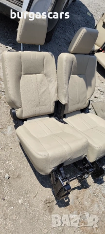 Седалки задни втори ред Land Rover Discovery IV 2016г. 3.0-245к.с., снимка 4 - Части - 54524762