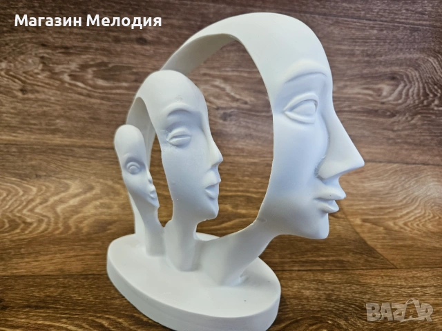 Модерна абстрактна статуетка „Семейство“ / Декоративна скулптура от смола (Бяла), снимка 4 - Декорация за дома - 54697434