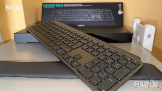 Logitech MX Keys Plus – като нова, пълен комплект, снимка 6 - Клавиатури и мишки - 54537365