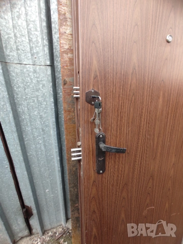 Метална врата с две брави, снимка 4 - Входни врати - 54602687