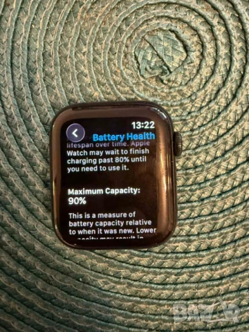 Apple Watch SE 2022,44mm, снимка 9 - Смарт часовници - 54014839