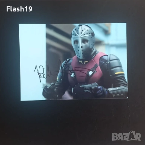 ⭐ Колекция автографи от сериала Стрелата (Arrow)  - 2 броя, снимка 3 - Колекции - 53967749