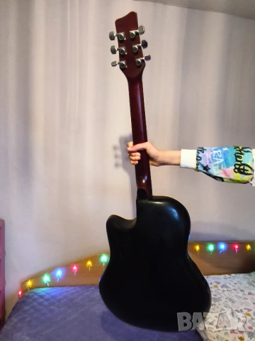Продавам акустична китара , снимка 3 - Китари - 54240376