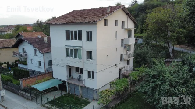 Етаж от къща, 121 кв.м, Мездра – основно обновен, с гараж и градина