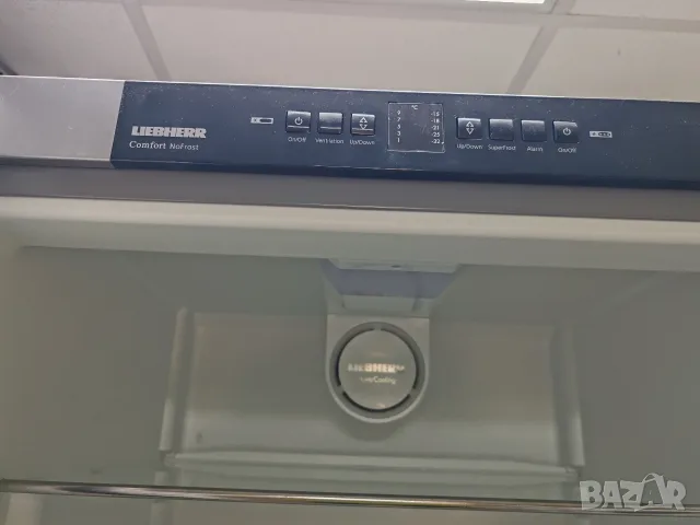 Иноксов комбиниран хладилник с фризер Liebherr Made in Germany No Frost 2 години гаранция! , снимка 6 - Хладилници - 55329035