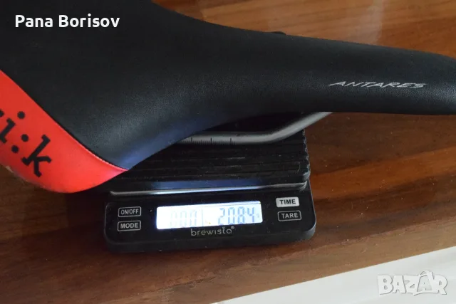 Седалка Fizik Antares Червена, снимка 8 - Аксесоари за велосипеди - 55321628