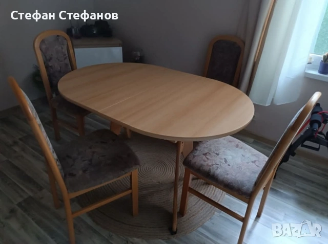 Трапезна маса разтегателна с четри стола 