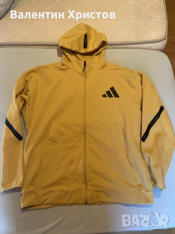 оригинално горнище(яке) на Adidas, рамер XL може да става и за по голямо 2XL 