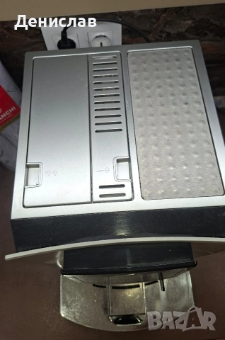 Кафеавтомат / Кафемашина Delonghi Perfecta Cappuccino Graphic Touch , снимка 3 - Кафемашини - 54695002