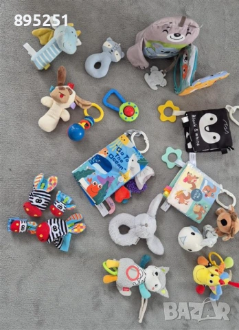 Лот меки книжки BabyOno 0-12 месеца, снимка 2 - Образователни игри - 53997728