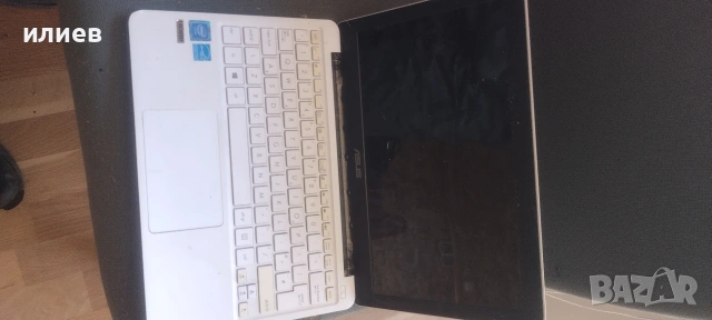 продавам асус за части