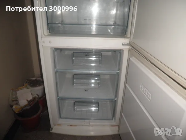 Продавам  хладилник  с  фризер  .  АЕГ  ., снимка 4 - Хладилници - 55329842