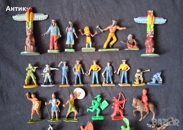 Лот Стари Играчки Фигурки Индианци Войници Моряци от Соца