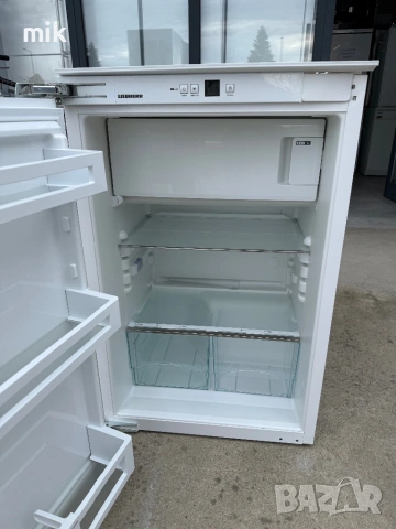 Малък хладилник за вграждане Либхер Като НОВ, снимка 3 - Хладилници - 54042368