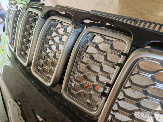 оригинална решетка, бъбреци за jeep grand cherokee wk2 Summit 2019, снимка 5 - Части - 55283370